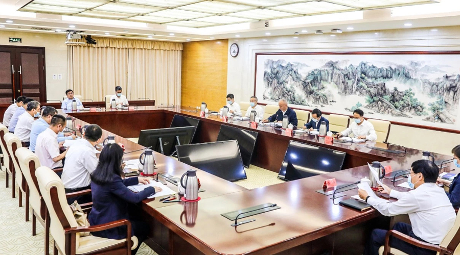 北京市委书记蔡奇在经开区调研并与企业家座谈，总裁徐烨烽受邀参加